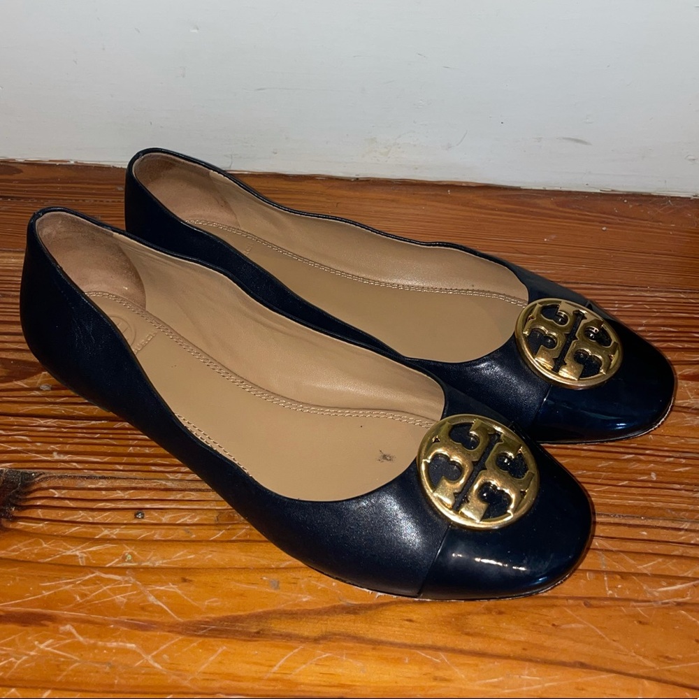 Tory Burch navy flats-logo detail great condition
